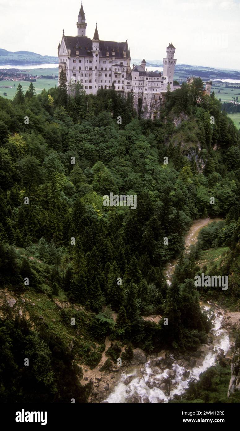 4066742 Bavière, Allemagne. Château de Neuschwanstein, commandé par le roi Louis II de Bavière (1845-1886) ; (add.info.: Bavière, Allemagne. Château de Neuschwanstein, commandé par le roi Louis II de Bavière (1845-1886) Baviera, Germanie. Castello di Neuschwanstein, fatto costruire dal re Ludovico II di Baviera) ; © Marcello Mencarini. Tous droits réservés 2024. Banque D'Images
