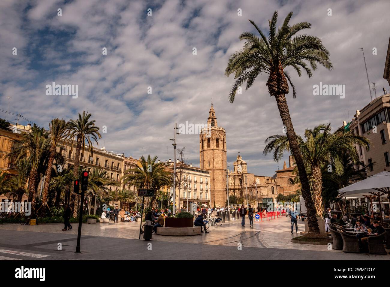 Valence, 19 février 2024 : Plaça de la Reina et Cathédrale Banque D'Images