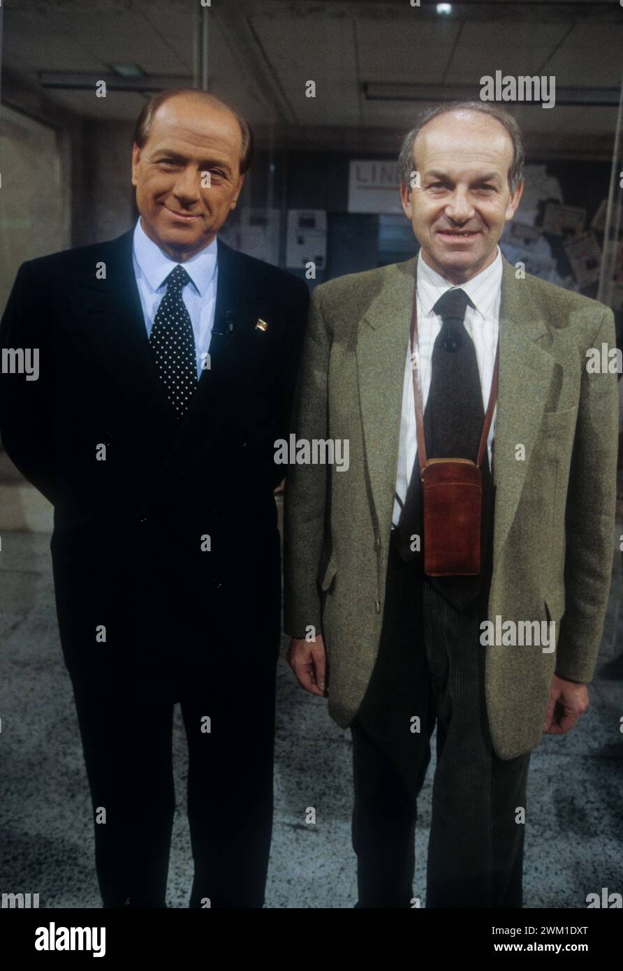 4067726 Silvio Berlusconi, Lucia Annunziata et Fausto Bertinotti dans les studios de la RAI, Rome, 1996. (Photo) ; (add.info.: politiciens Silvio Berlusconi et Fausto Bertinotti, et journaliste Lucia Annunziata) ; © Marcello Mencarini. Tous droits réservés 2024. Banque D'Images