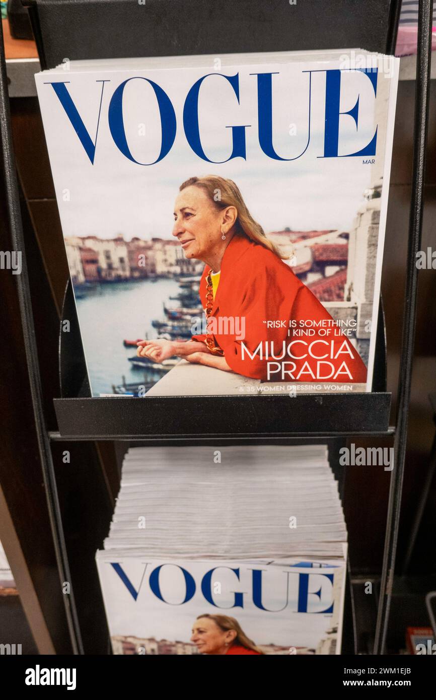 Barnes & Noble Booksellers sur la Cinquième Avenue à New York City a une large sélection de livres et de magazines, USA 2024 Banque D'Images