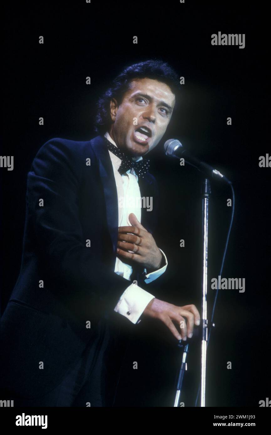 4069587 chanteur pop italien Gianni Nazzaro, vers 1985 (photo) ; (il cantante Gianni Nazzaro, add.info.:, vers 1985) ; © Marcello Mencarini. Tous droits réservés 2024. Banque D'Images