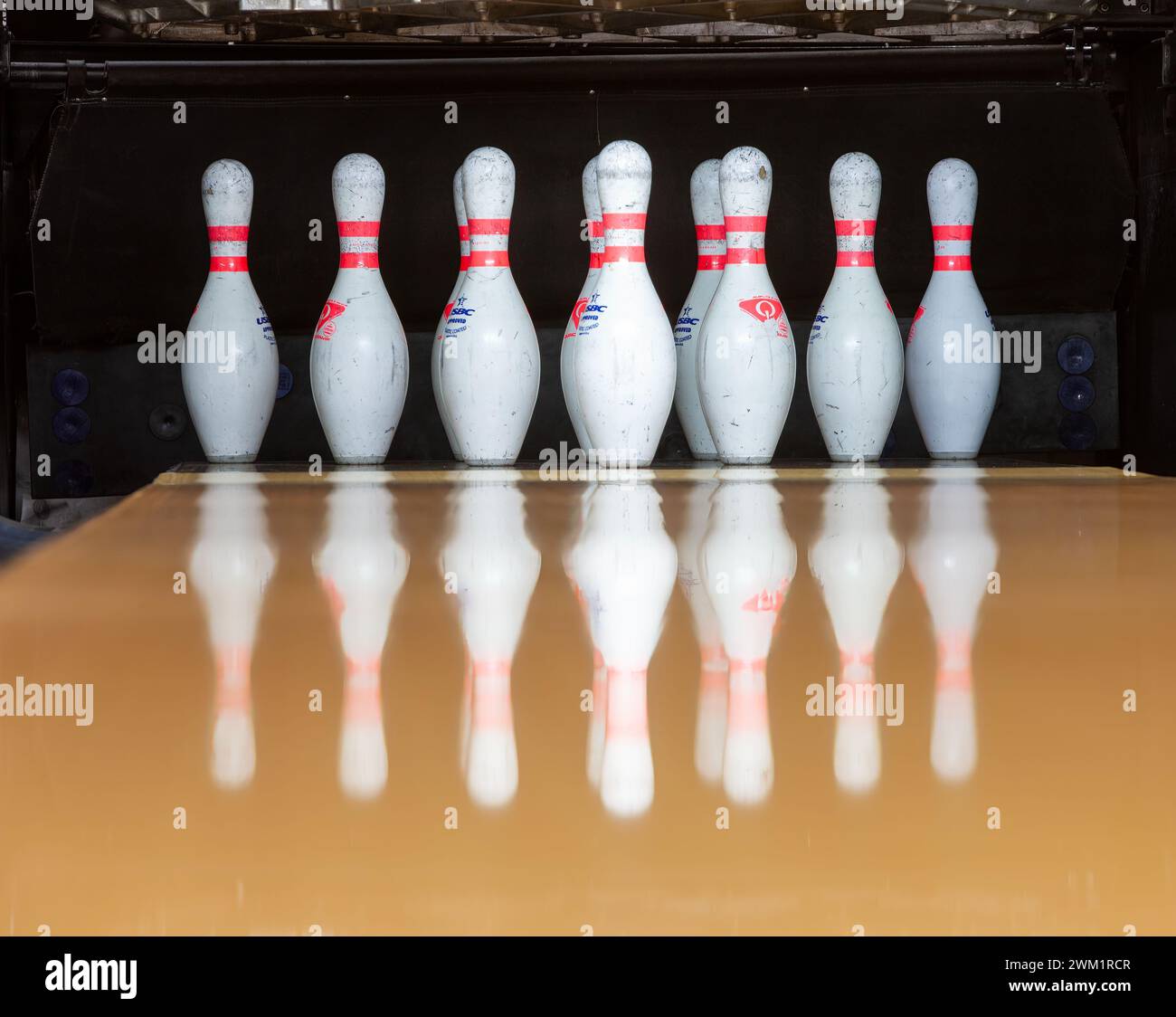 bowling-pins-set-banque-de-photographies-et-d-images-haute-r-solution