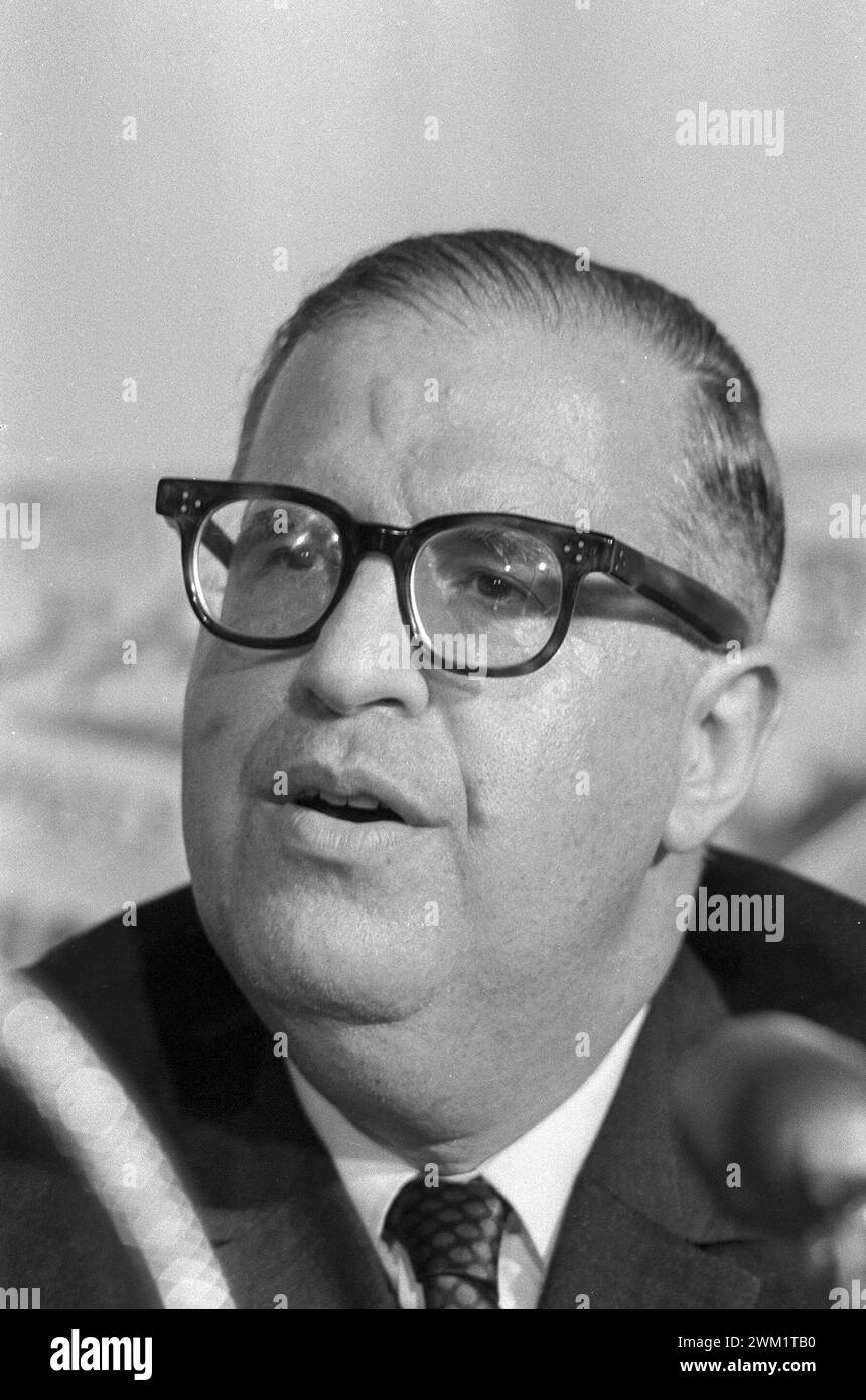 MME4720940 Rome, vers 1960 Abba Eban, politicien et diplomate israélien/ROM, vers 1960 Abba Eban, politico e diplomatico israeliano - Archives historiques Marcello Mencarini ; (add.info.: Rome, vers 1960 Abba Eban, politicien et diplomate israélien/ROM, vers 1960 Abba Eban, politico e diplomatico israeliano - Archives historiques Marcello Mencarini); photo © Marcello Mencarini Archives. Banque D'Images