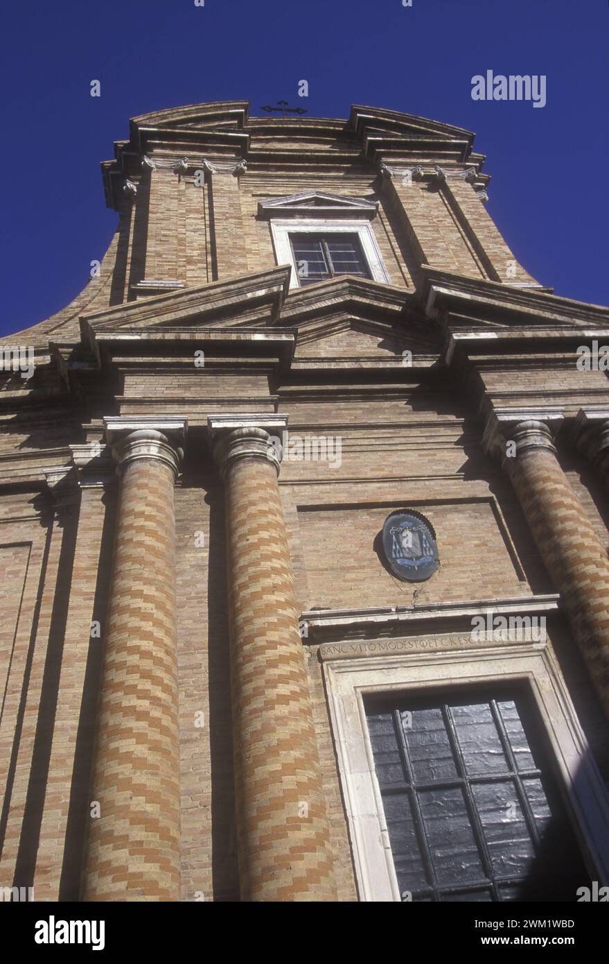 MME4730915 Recanati, église San Vito. Dans la chapelle de la Congrégation des nobles, le jeune Giacomo Leopardi a lu dans diverses cérémonies religieuses ses « discours sacrés »/Recanati, Chiesa di San Vito. Nell'oratorio della Congregazione dei nobili il giovane Giacomo Leopardi lesse in Various solennit religiose i suoi “” Discorsi sacri”” - ; (add.info.: Recanati, San Vito Church. Dans la chapelle de la Congrégation des nobles, le jeune Giacomo Leopardi a lu dans diverses cérémonies religieuses ses « discours sacrés »/Recanati, Chiesa di San Vito. Nell'oratorio della Congregazione dei nobili il giova Banque D'Images