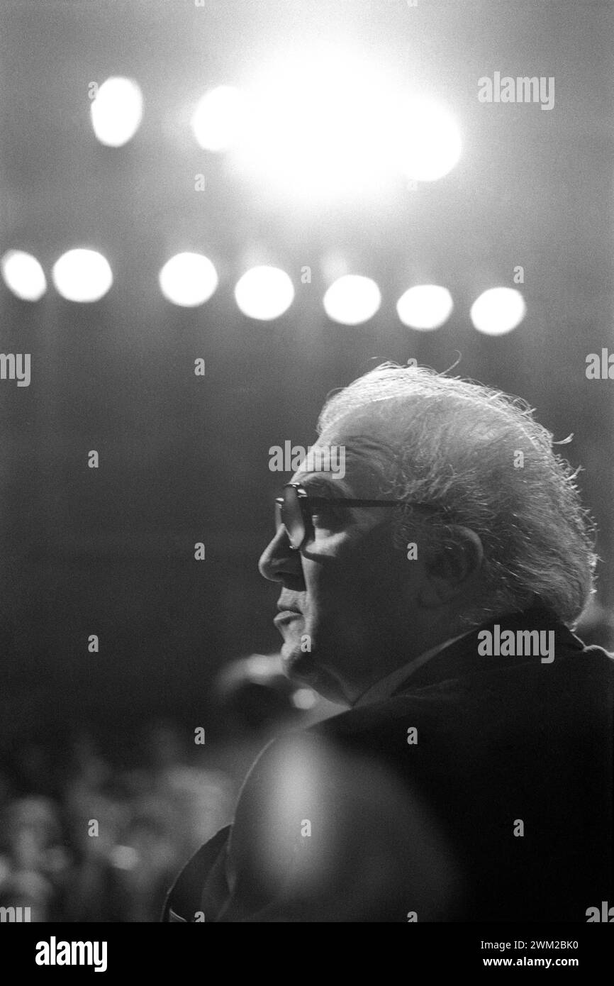 7395021 réalisateur italien Federico Fellini, 1985 (photo noir et blanc) ; © Marcello Mencarini. Tous droits réservés 2024. Banque D'Images