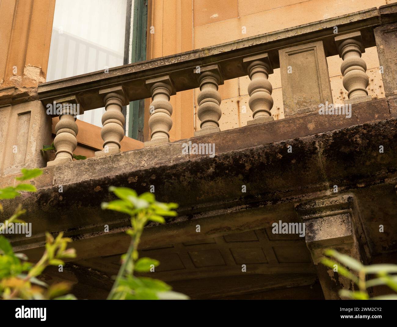 Balcons et détails architecturaux des bâtiments et intérieurs de l'Université de Glasgow en Écosse Banque D'Images