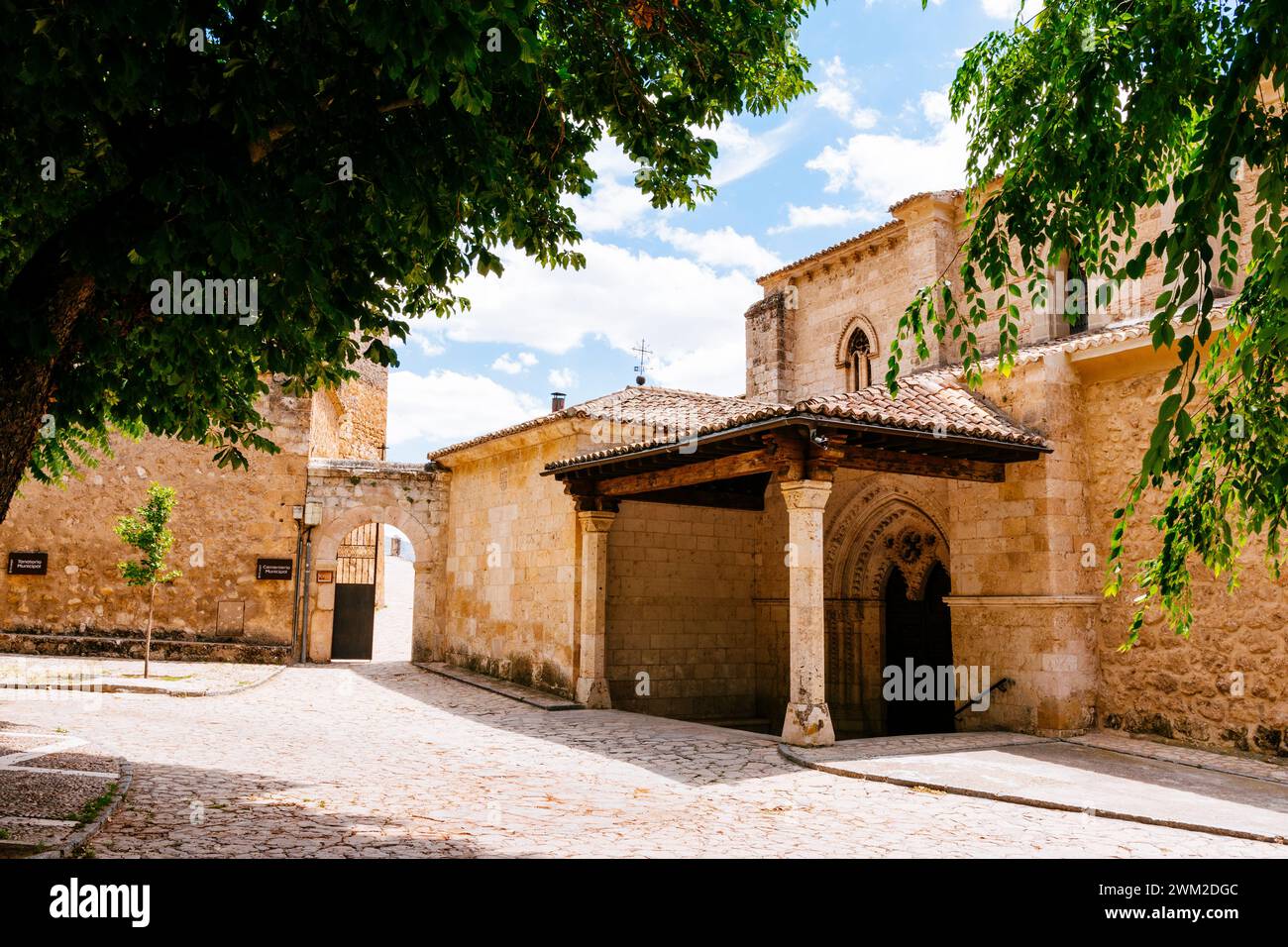 Hurch de Santa María de la Peña. xiiie siècle. Prado de Santa María, enceinte fortifiée du château Piedra Bermeja. Brihuega, la Alcarria, Guadalajara Banque D'Images