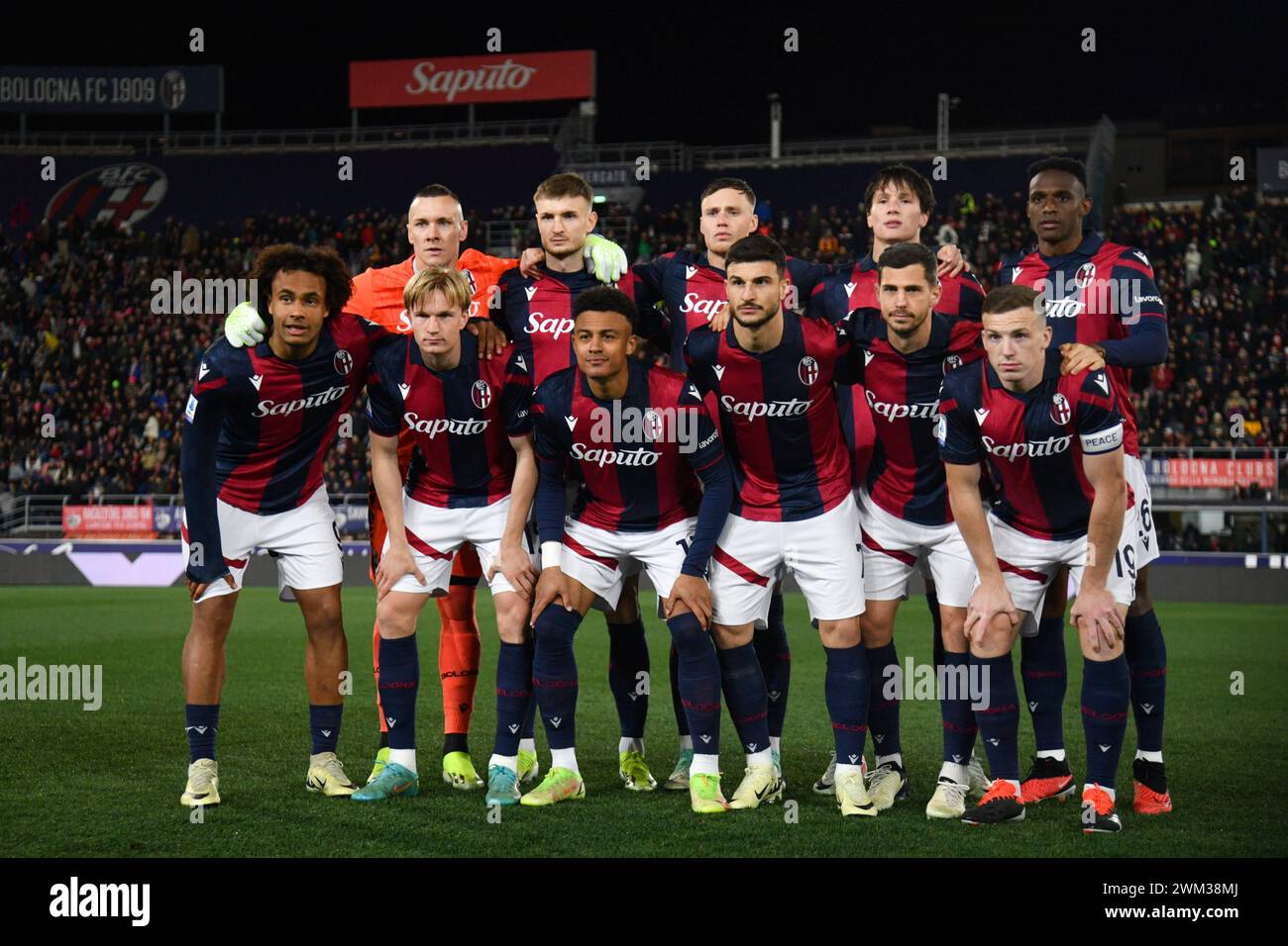 Bologne, Italie. 23 février 2024. Foto Massimo Paolone/LaPresse 23 Febbraio 2024 - Bologna, Italia - sport, calcio - Bologna vs Verona - Campionato Italiano di calcio Serie A TIM 2023/2024 - Stadio Renato Dall'Ara. Nella foto : formazione Bologna 23 février 2024 Bologne, Italie - sport, calcio - Bologne vs Vérone - Championnat italien de football Serie A 2023/2024 - stade Renato Dall'Ara. Sur la photo : équipe de Bologne crédit : LaPresse/Alamy Live News Banque D'Images