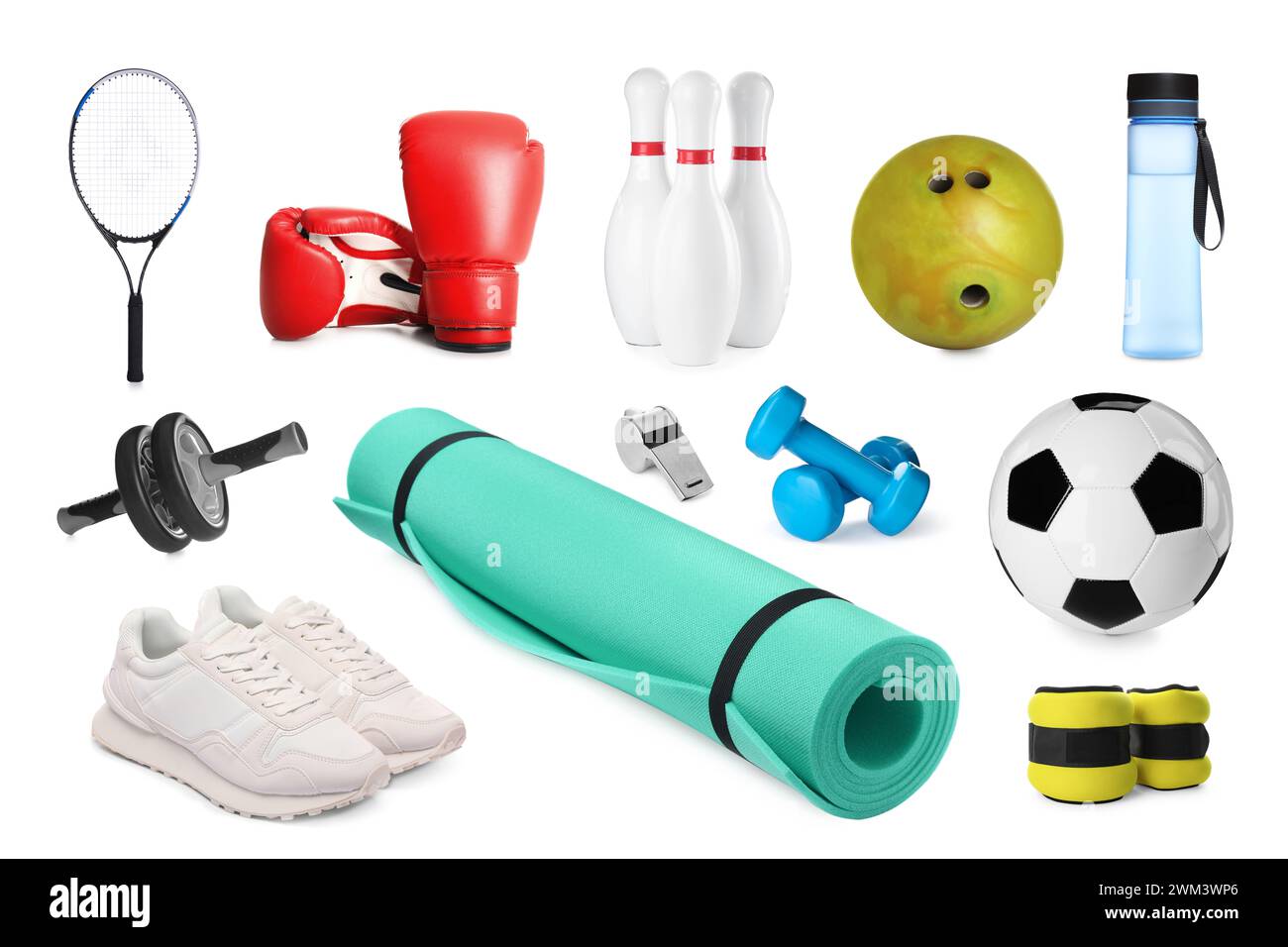 Balles et autres équipements sportifs isolés sur blanc, ensemble Banque D'Images