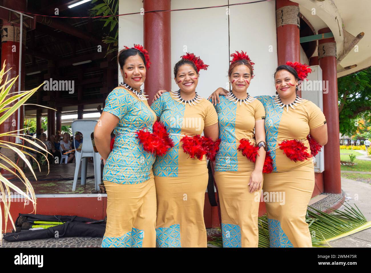 Jeunes danseuses au Samoa Cultural Village, Beach Road, Apia, île d'Upolu, Samoa Banque D'Images