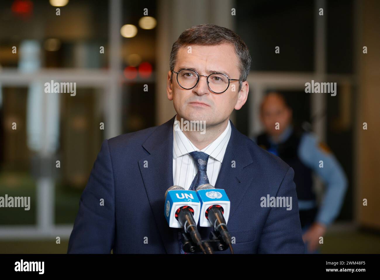 NY, États-Unis. 22 février 2024. Nations Unies, New York, États-Unis, 23 février 2024 - Dmytro Kuleba, ministre des Affaires étrangères de l'Ukraine presser aujourd'hui au siège des Nations Unies à New York. Photo : Luiz Rampelotto/EuropaNewswire.usage éditorial seulement. Non destiné à UN USAGE commercial ! (Crédit image : © Luiz Rampelotto/ZUMA Press Wire) USAGE ÉDITORIAL SEULEMENT! Non destiné à UN USAGE commercial ! Banque D'Images