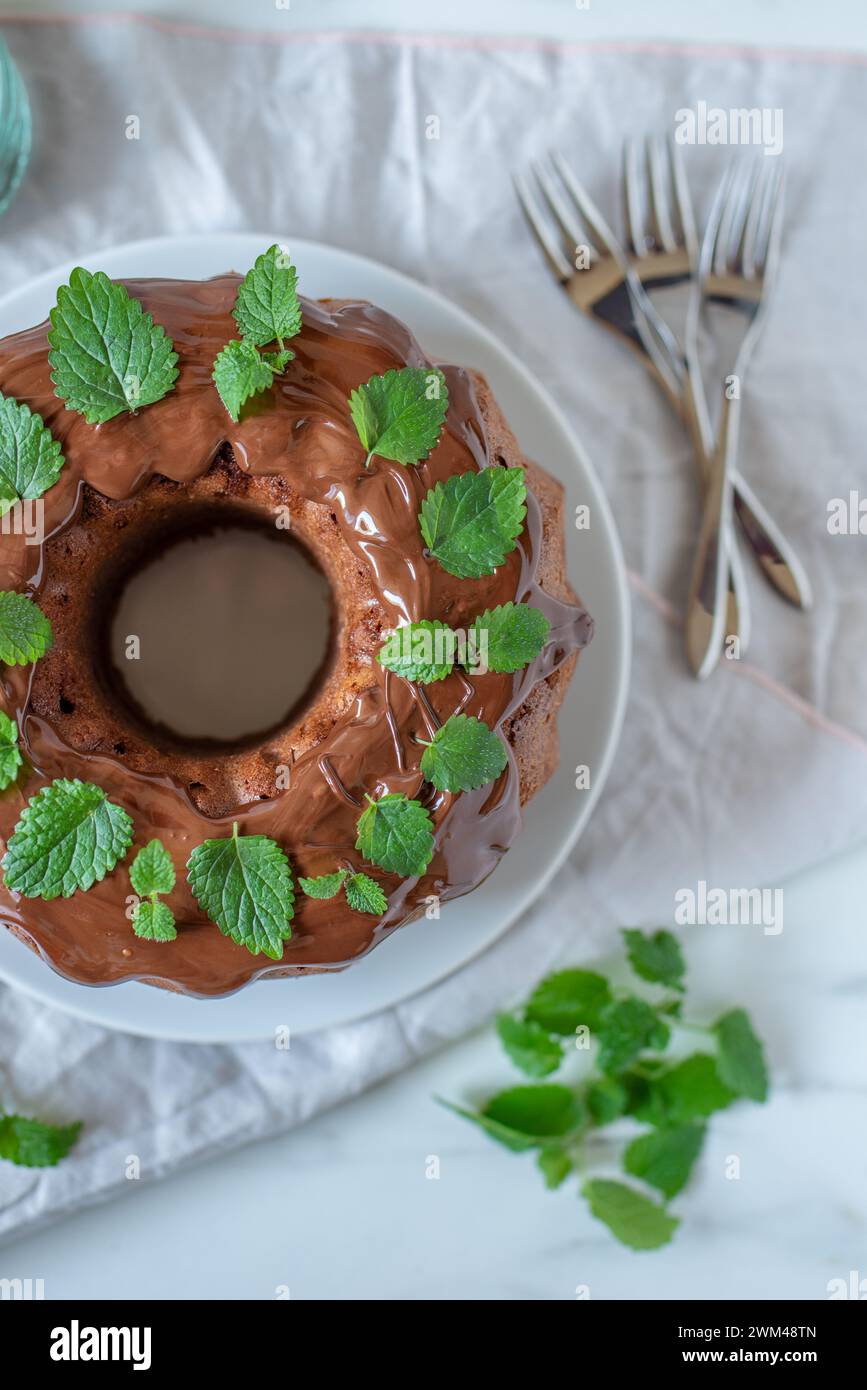 Sweet Gâteau bundt chocolat fait maison Banque D'Images