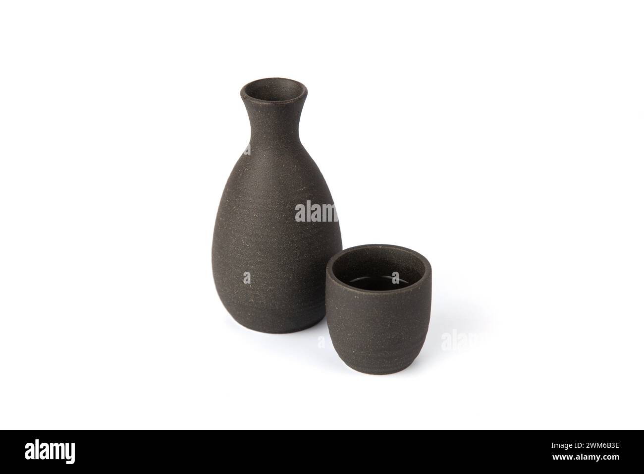 saké japonais isolé sur fond blanc Banque D'Images