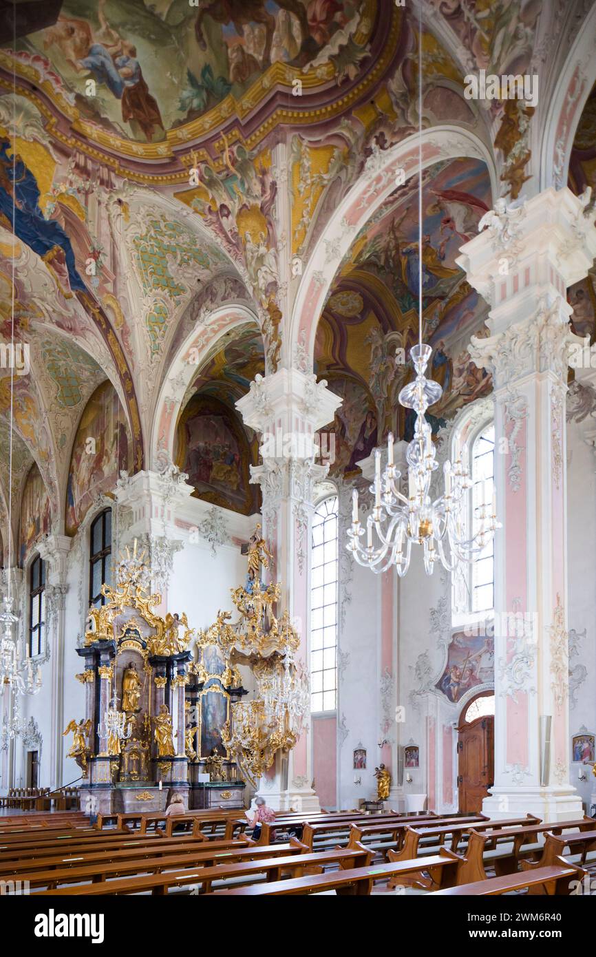 Église Saint-Pierre / Peterskirche, Mayence, Allemagne un bâtiment rococo de 1749-56, bombardé pendant la guerre et restauré fin C20. Intérieur avec voûtes ornées de fresques. Banque D'Images