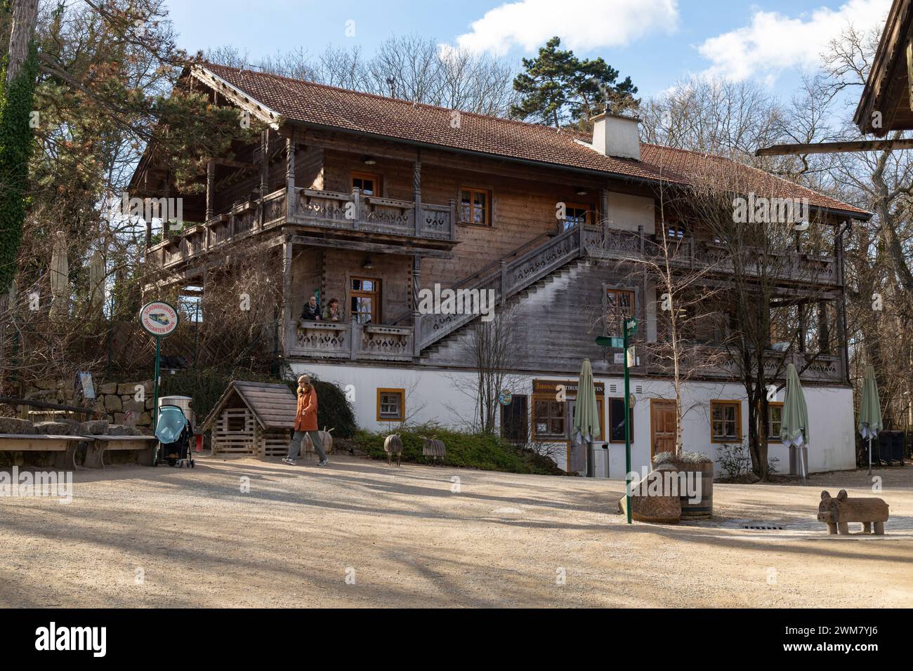 Tirolerhof, une véritable ferme de la région montagneuse du Tyrol de l'Autriche, zoo de Schönbrunn, Vienne, Autriche. Banque D'Images