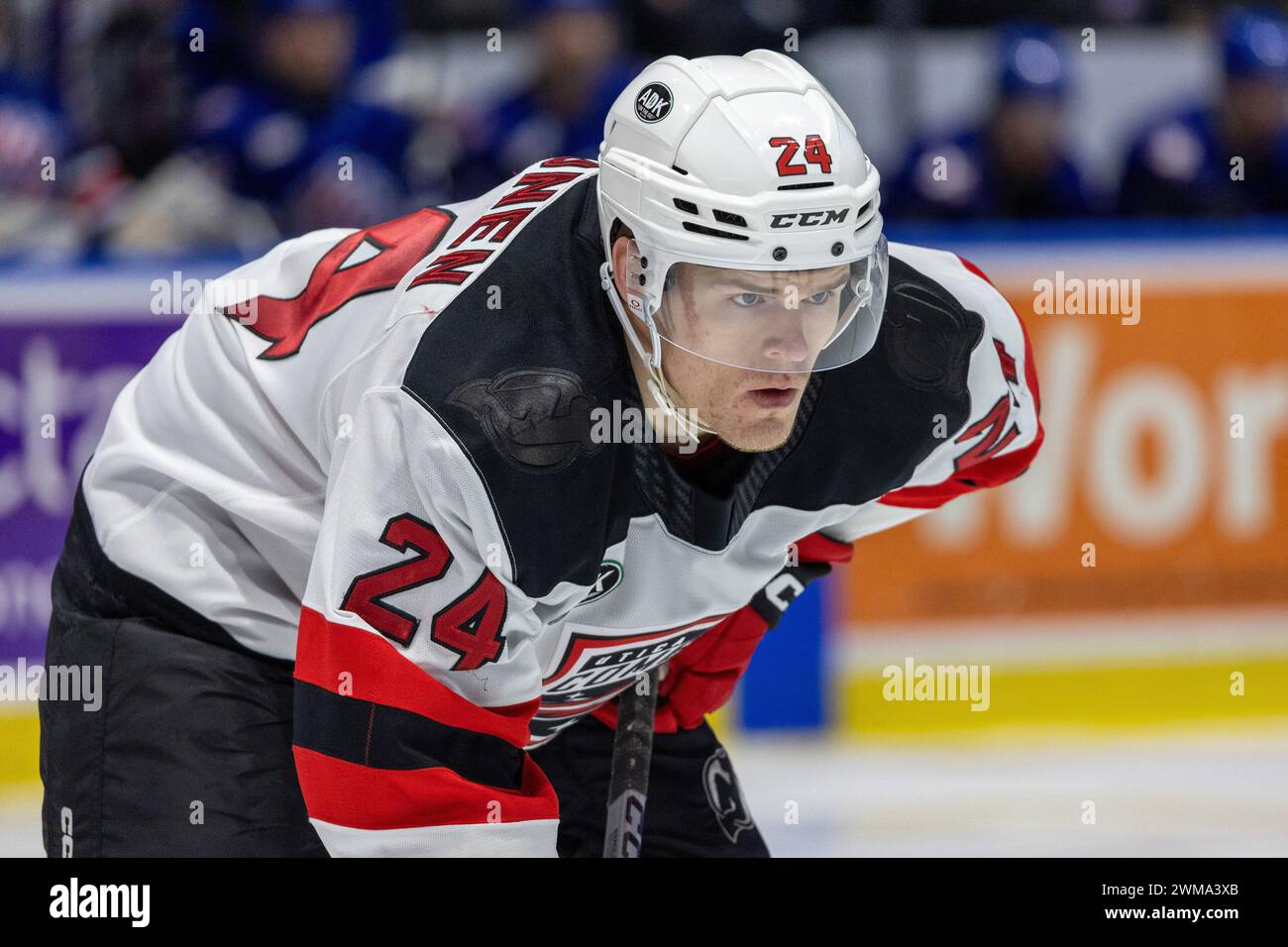 18 février 2024 : Utica Comets Brian Halonen (24 ans) patine en deuxième période contre les Rochester Americans. Les Rochester Americans accueillent les Utica Comets dans un match de la Ligue américaine de hockey au Blue Cross Arena de Rochester, New York. (Jonathan Tenca/CSM) Banque D'Images