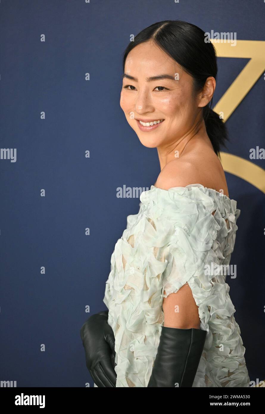 Los Angeles, États-Unis. 24 février 2024. Los Angeles, États-Unis. 24 février 2024. Greta Lee assiste à la 30e édition annuelle des SAG Awards au Shrine Auditorium and Expo Hall de Los Angeles, Californie, le samedi 24 février 2023. Photo de Chris Chew/UPI crédit : UPI/Alamy Live News crédit : UPI/Alamy Live News Banque D'Images
