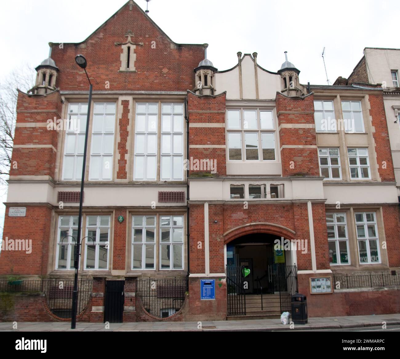 North Kensington Library, Ladbroke Grove, Royal Borough of Kensington and Chelsea, Londres, Royaume-Uni Banque D'Images