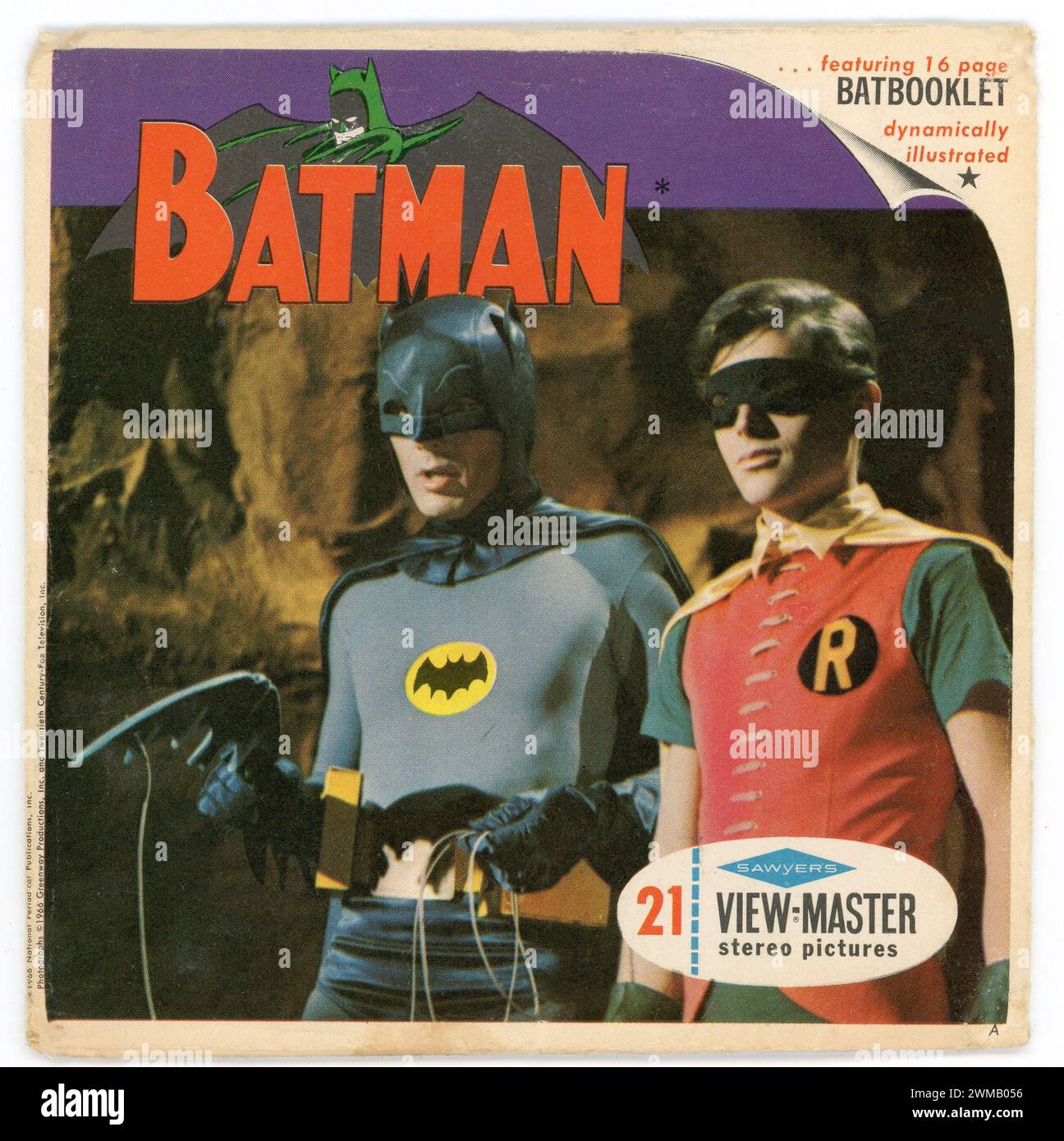 Sawyer's View-Master 21 images stéréo pour l'épisode de 1966 The Purr-fect crime pour la série télévisée américaine BATMAN avec ADAM WEST dans le rôle de Batman Burt Ward dans le rôle de Robin et JULIE NEWMAR dans le rôle de Catwoman Greenway Productions,Inc / Twentieth Century Fox Television, Inc Banque D'Images