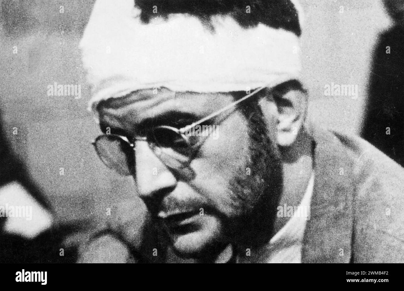RAMON MERCADER (1913-1978) communiste espagnol et agent du NKVD après son arrestation pour l'assassinat de Léon Trotsky à Mexico le 20 août 1940. Ses blessures à la tête ont été infligées par les gardes de Trotsky après l'assaut. Banque D'Images