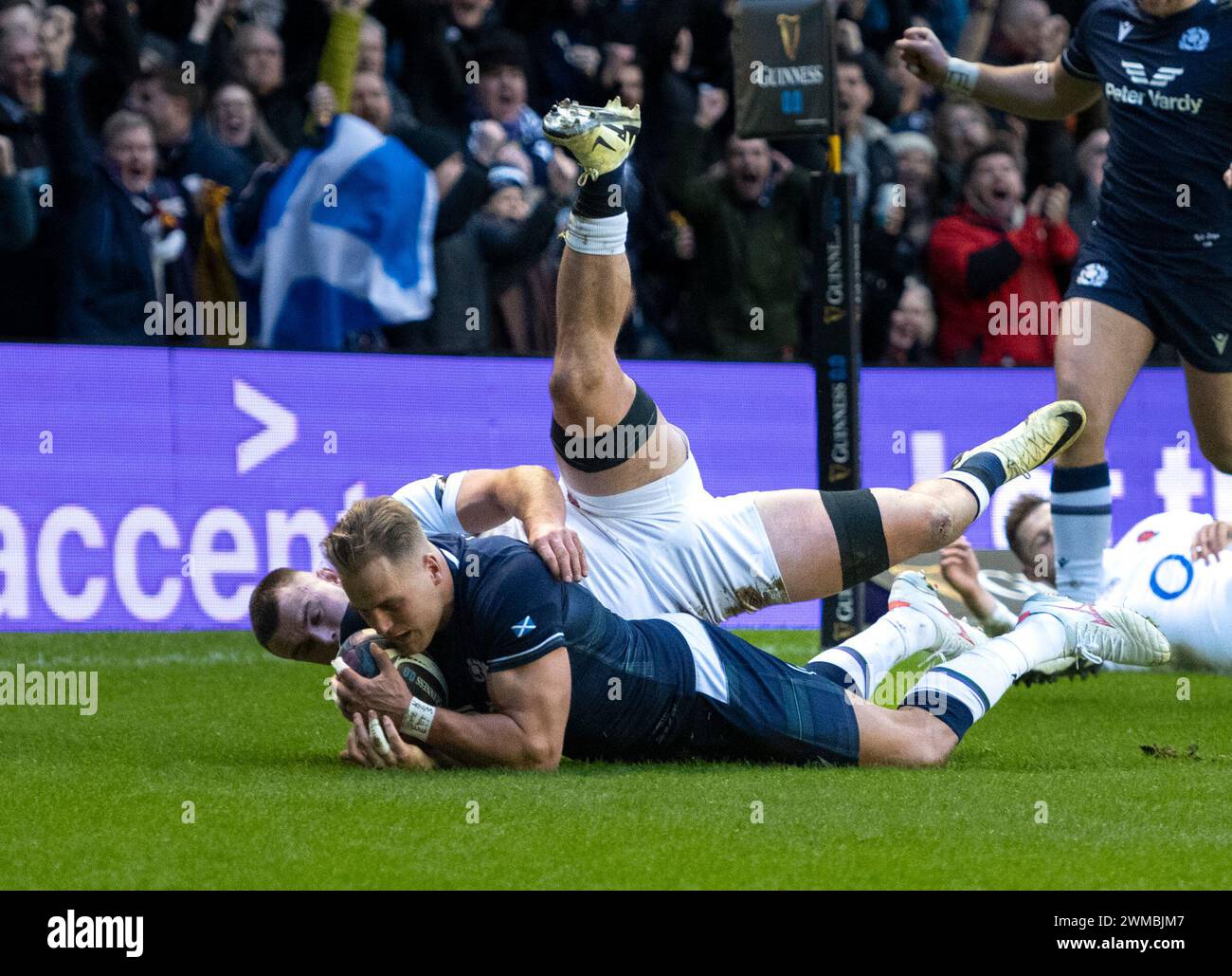 Championnat des 6 Nations 2024 - Écosse v, Royaume-Uni. 24 février 2024. L'Ecosse, Duhan van der Merwe, marque à la 19e minute alors que l'Ecosse affronte l'Angleterre au 3e tour du Championnat des 6 Nations 2024 au Scottish Gas Murrayfield Stadium, Édimbourg, Royaume-Uni crédit : Ian Jacobs/Alamy Live News Banque D'Images