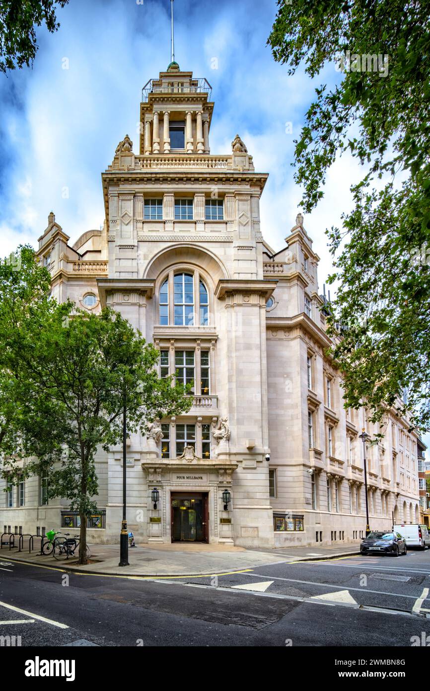 No 4 Millbank, conçu par John W. Simpson, Ayrton Maxwell en 1927, à l'origine pour les colonies de la Couronne et maintenant converti à un usage commercial. Banque D'Images