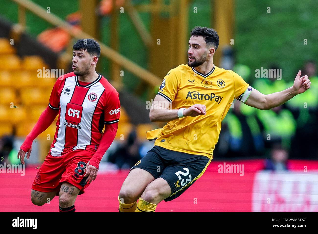 Wolverhampton, Royaume-Uni. 25 février 2024. Le capitaine des Wolves, Max Kilman, lors du match de premier League entre Wolverhampton Wanderers et Sheffield Utd à Molineux, Wolverhampton, Angleterre, le 25 février 2024. Photo de Stuart Leggett. Utilisation éditoriale uniquement, licence requise pour une utilisation commerciale. Aucune utilisation dans les Paris, les jeux ou les publications d'un club/ligue/joueur. Crédit : UK Sports pics Ltd/Alamy Live News Banque D'Images