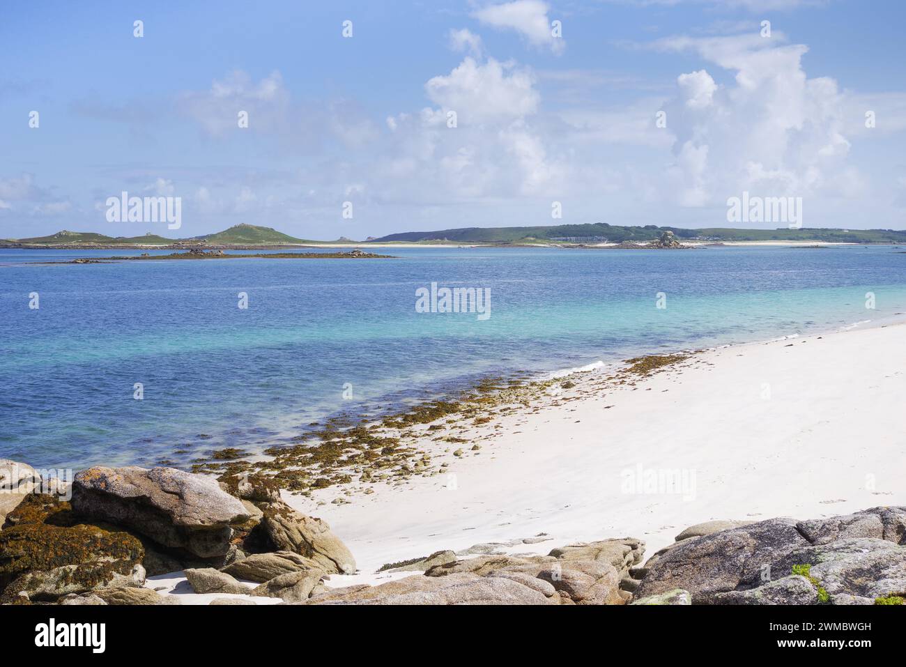 Wite plages de sable et mers Azur sur l'île de Tresco - îles de Scilly, Royaume-Uni Banque D'Images