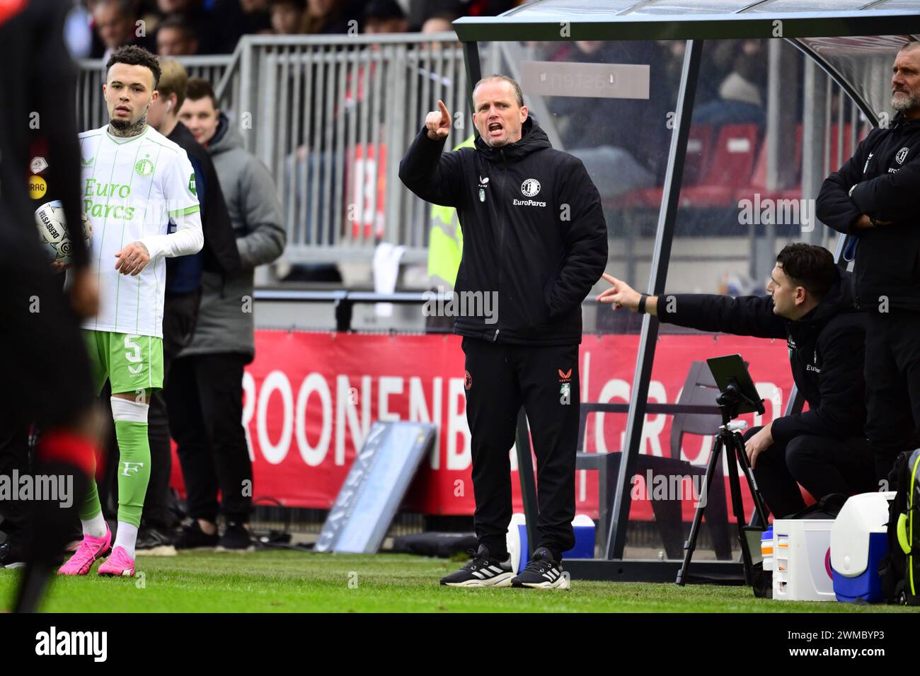 ALMERE - entraîneur adjoint de Feyenoord Sipke Hulshoff lors du match néerlandais Eredivisie entre Almere City FC et Feyenoord au stade Almere City FC le 25 février 2024 à Almere, pays-Bas. ANP OLAF KRAAK Banque D'Images