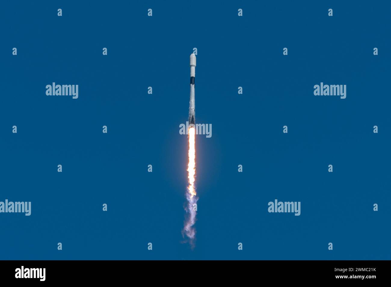 Lancement de fusée SpaceX Falcon 9 NG-20 Banque D'Images