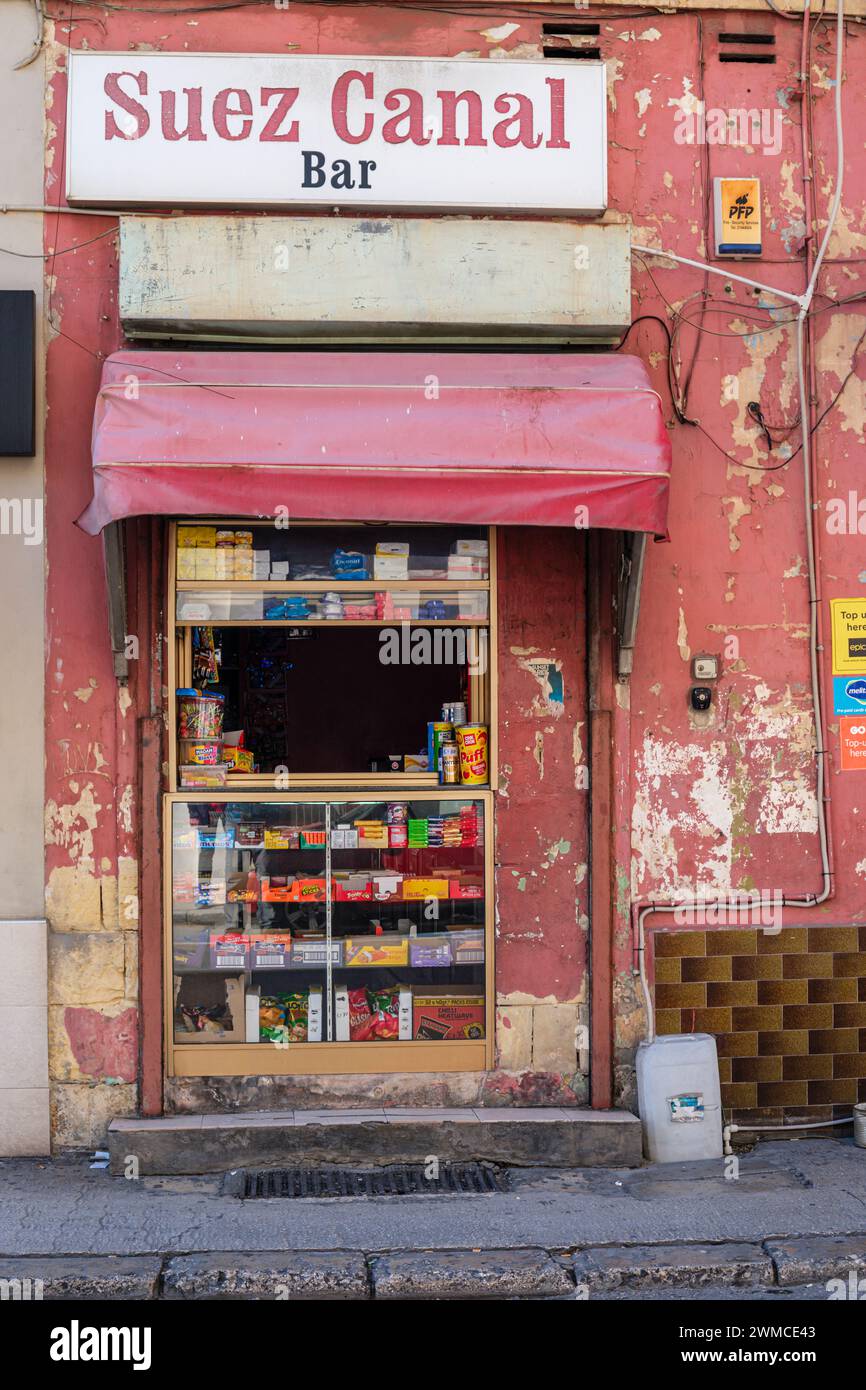 Un petit bar à Conspicua, la Valette, Malte Banque D'Images