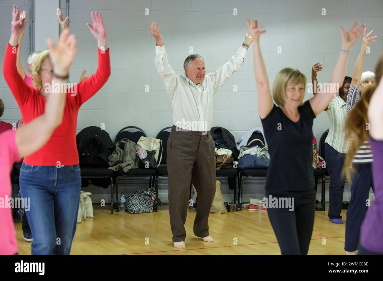 Un cours de danse de plus de 50 ans à Leicester, Royaume-Uni Banque D'Images