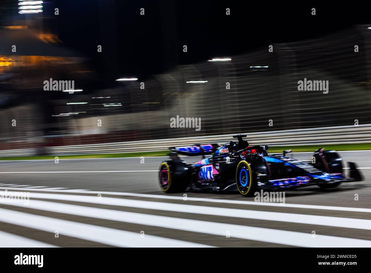 MANAMA, BAHREÏN, circuit international de Bahreïn, 22 février 2024 : le Français Esteban Ocon et l'écurie BWT Alpine F1 Team lors des essais de formule 1 à Bahreïn Banque D'Images