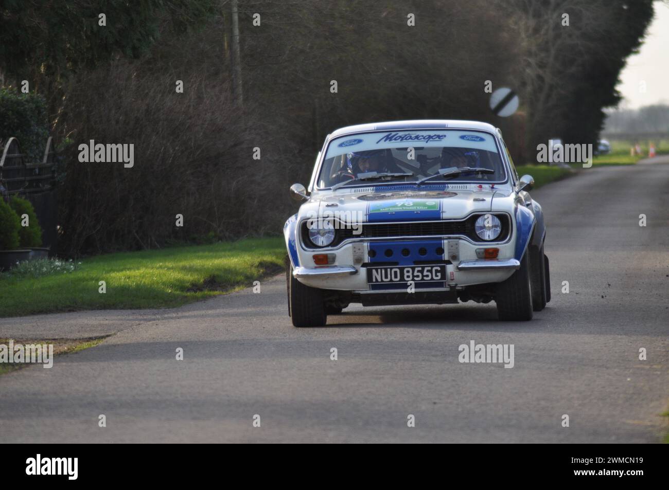 Voitures en compétition dans le Beverley and District Motor Club, Aldbrough, East Riding of Yorkshire, Angleterre Banque D'Images