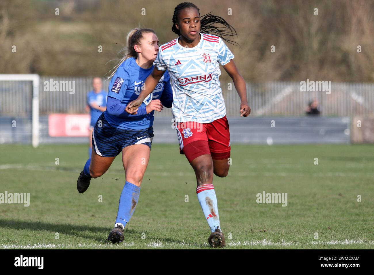 Liversedge, Royaume-Uni. 25 février 2024. Clayborn Ground, Liversedge, Angleterre, 25 février 2024 : Malika Apindia (18 hashtag United) lors du match de la Coupe de la Ligue nationale FA Womens contre Halifax FC au Clayborn Ground à Liversedge, Angleterre, le 25 février 2024. (Sean Chandler/SPP) crédit : photo de presse sportive SPP. /Alamy Live News Banque D'Images