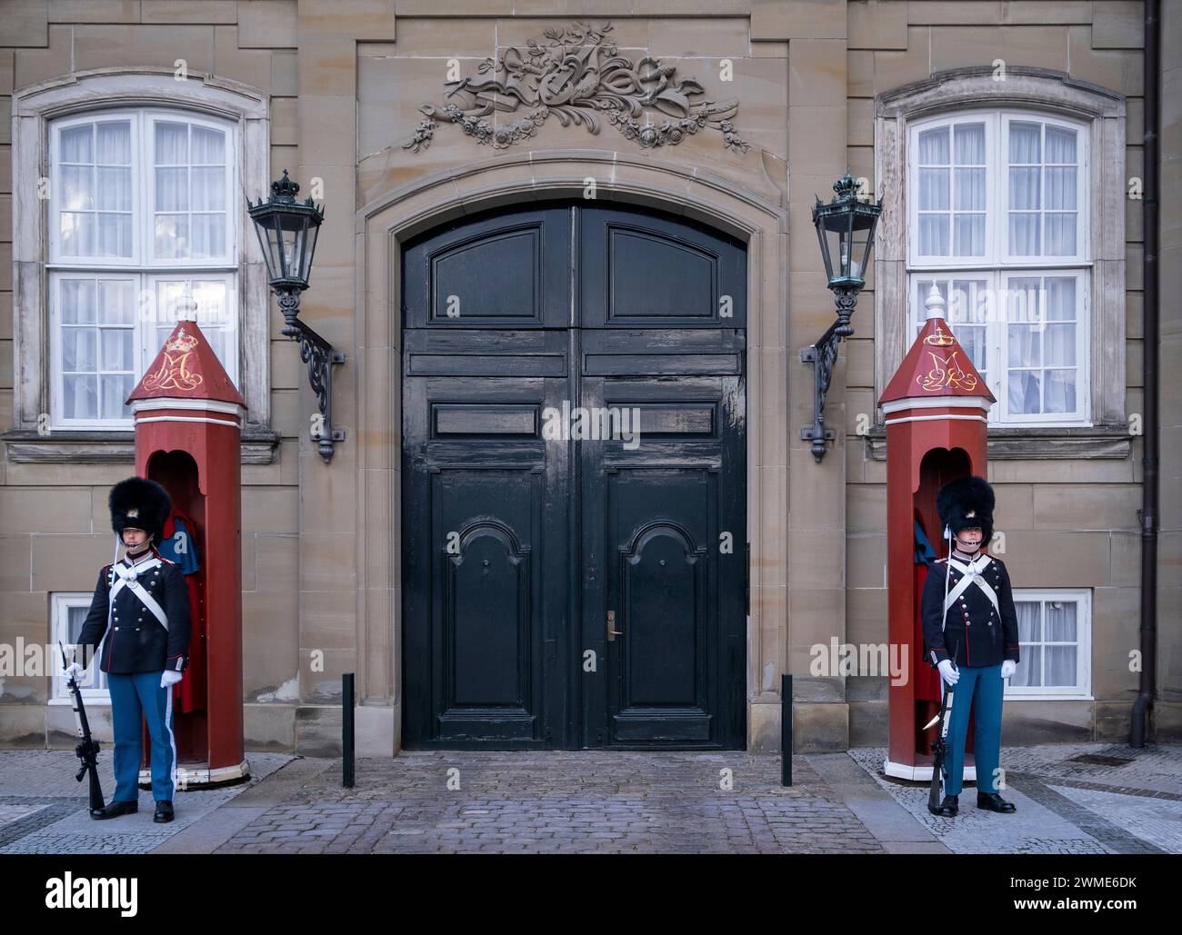 Gardes royales au palais d'Amalienborg, Copenhague, Danemark, Europe Banque D'Images