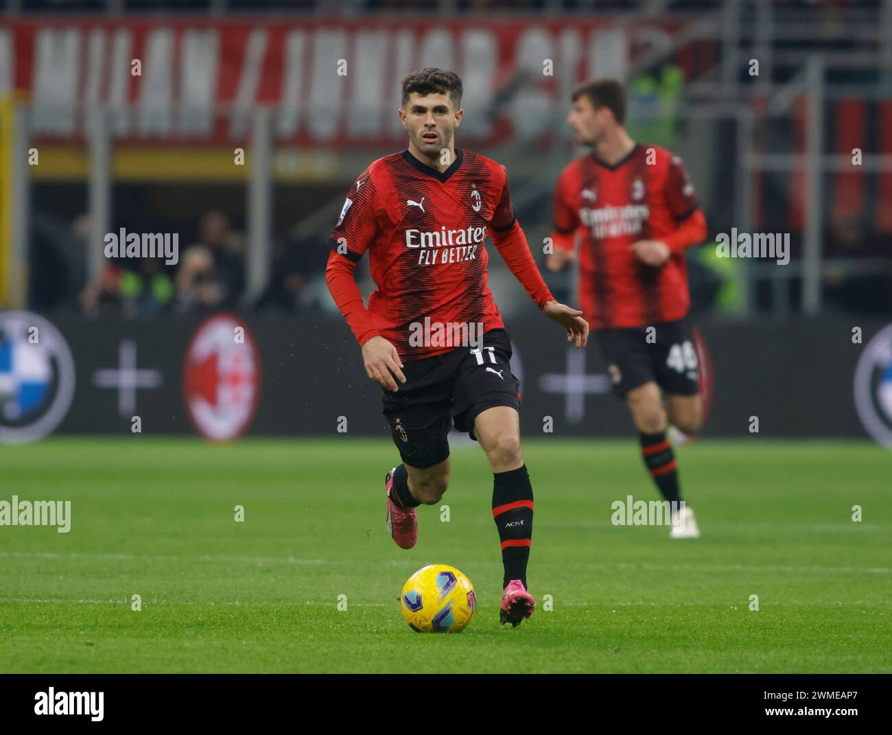 Milan, Italie. 25 février 2024. Cristian Pulisic de l'AC Milan lors du match de football italien Serie A entre l'AC Milan et Atalanta BC le 25 février 2024 au stade San Siro de Milan, Italie. Crédit : Nderim Kaceli/Alamy Live News Banque D'Images