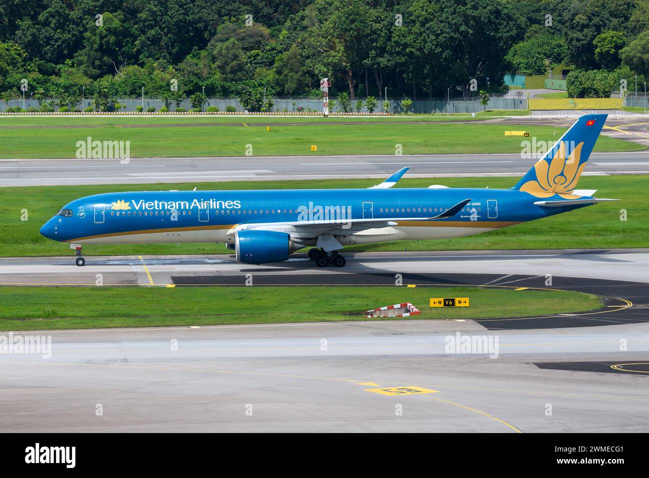 Vietnam Airlines Airbus A350 au roulage. Avion A350-900 de Vietnam Airlines. Avion A350-900XWB. Banque D'Images
