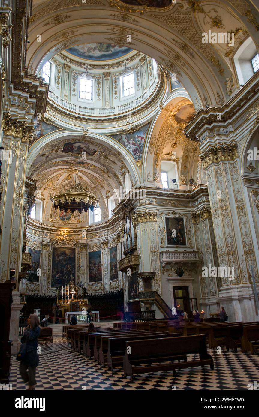 Intérieur du Cattedrale (Duomo) di Bergamo e Battistero Banque D'Images