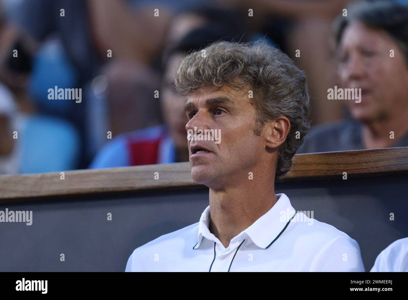 Rio de Janeiro, Brésil. 25 février 2024. L’ancien joueur de tennis brésilien Gustavo Kuerten, assiste à la finale ATP 500 Rio Open présentée par Claro entre Sebastian Baez, d’Argentine, et Mariano Navone, d’Argentine, au Jockey Club Brasileiro le 25 février 2024 à Rio de Janeiro, Brésil. Photo : Daniel Castelo Branco/DiaEsportivo/Alamy Live News crédit : DiaEsportivo/Alamy Live News Banque D'Images