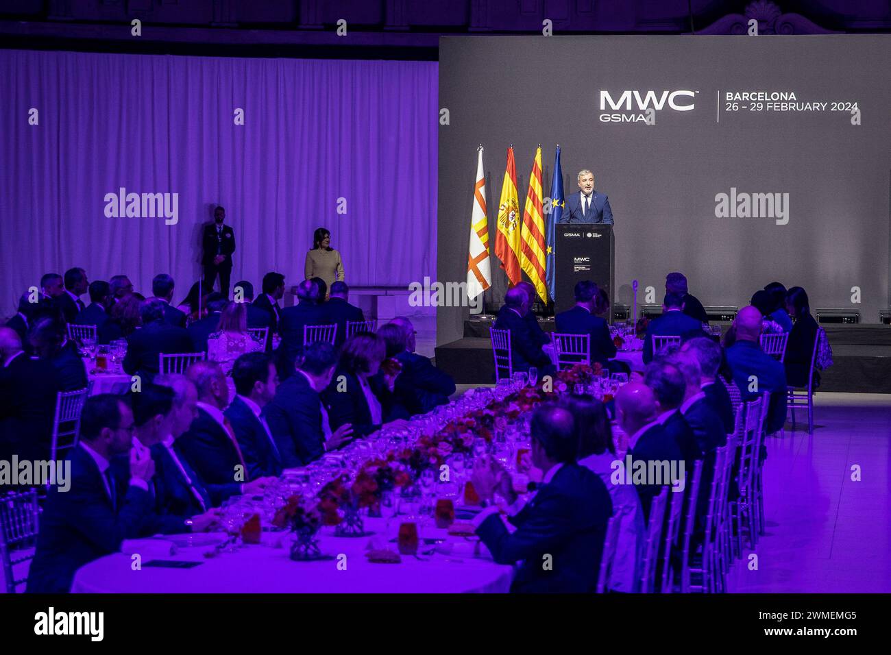 Barcelone, Espagne. 25 février 2024. Jaume Collboni, maire de Barcelone, prononce un discours lors du dîner inaugural du Mobile World Congress 2024. Mobile World Congress (MWC) Barcelone 2024 organisé par Groupe Speciale Mobile Association (GSMA) est l'événement le plus important et le plus influent pour l'écosystème de connectivité dans le monde. Lors de cet événement, les entreprises les plus importantes de l’industrie présentent leurs nouvelles technologies. (Photo par Axel Miranda/SOPA images/SIPA USA) crédit : SIPA USA/Alamy Live News Banque D'Images