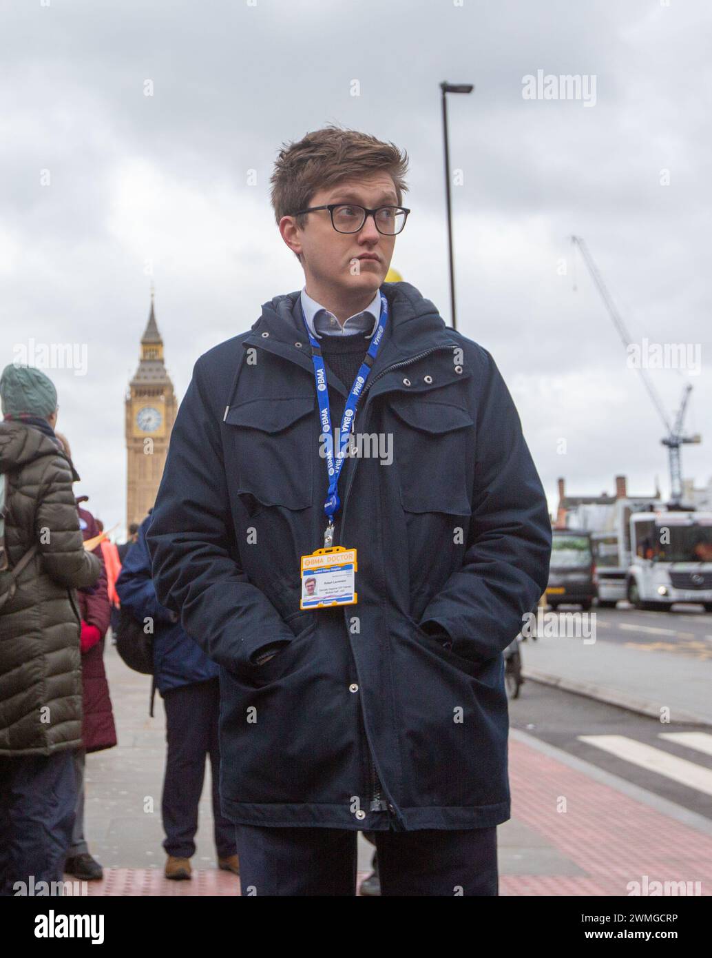 Londres, Angleterre, Royaume-Uni. 26 février 2024. Le co-président du comité junior de BMA, Dr ROBERT LAURENSON, vu à la ligne de piquetage à doctorsÂ extérieur de l'hôpital St Thomas. (Crédit image : © Tayfun Salci/ZUMA Press Wire) USAGE ÉDITORIAL SEULEMENT! Non destiné à UN USAGE commercial ! Crédit : ZUMA Press, Inc/Alamy Live News Banque D'Images