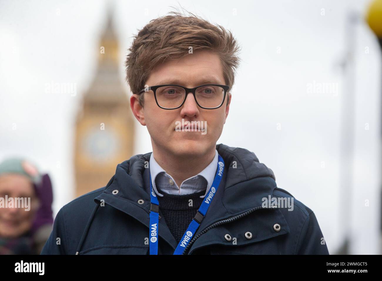 Londres, Angleterre, Royaume-Uni. 26 février 2024. Le co-président du comité junior de BMA, Dr ROBERT LAURENSON, vu à la ligne de piquetage à doctorsÂ extérieur de l'hôpital St Thomas. (Crédit image : © Tayfun Salci/ZUMA Press Wire) USAGE ÉDITORIAL SEULEMENT! Non destiné à UN USAGE commercial ! Crédit : ZUMA Press, Inc/Alamy Live News Banque D'Images