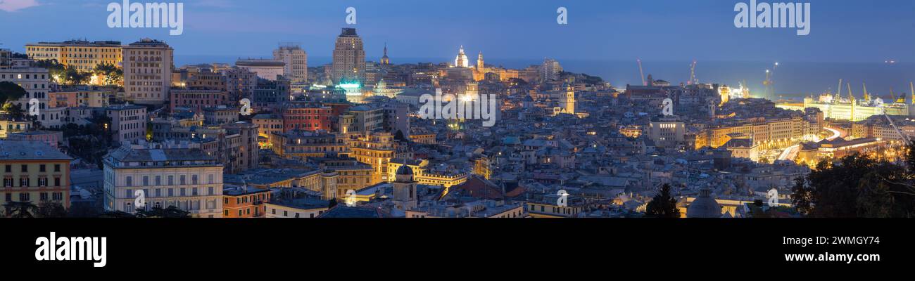 Le panorama de Genova au crépuscule du matin. Banque D'Images