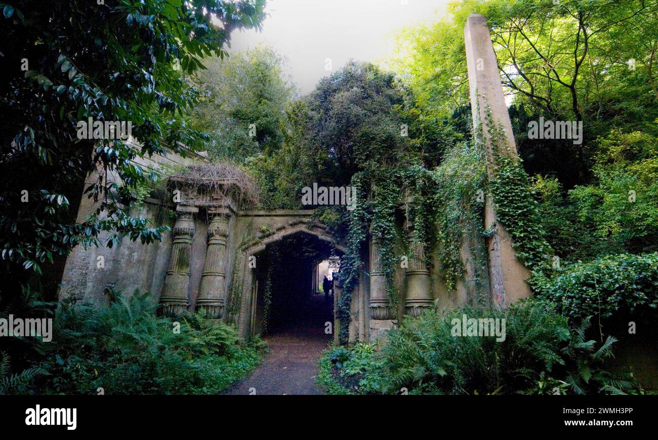 Entrée au cercle du Liban, Highgate Cemetery Londres Banque D'Images