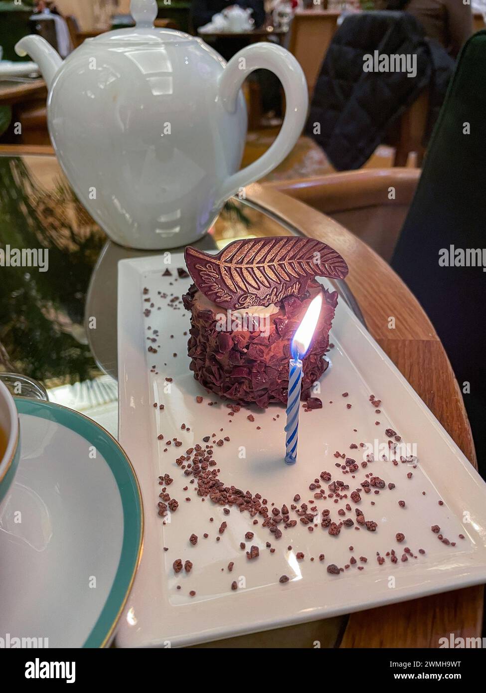 Le Palm court situé au cœur de l'hôtel Plaza dispose d'un service de thé haut de gamme, 2024, New York City, États-Unis Banque D'Images