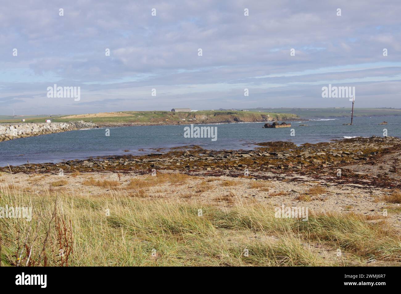 Les navires de guerre de la 1re Guerre mondiale (navires coulés) protégeant le mouillage de Scapa Flow, qui était la principale base navale britannique des 1re et 2e guerres à Orcades, en Écosse. Banque D'Images