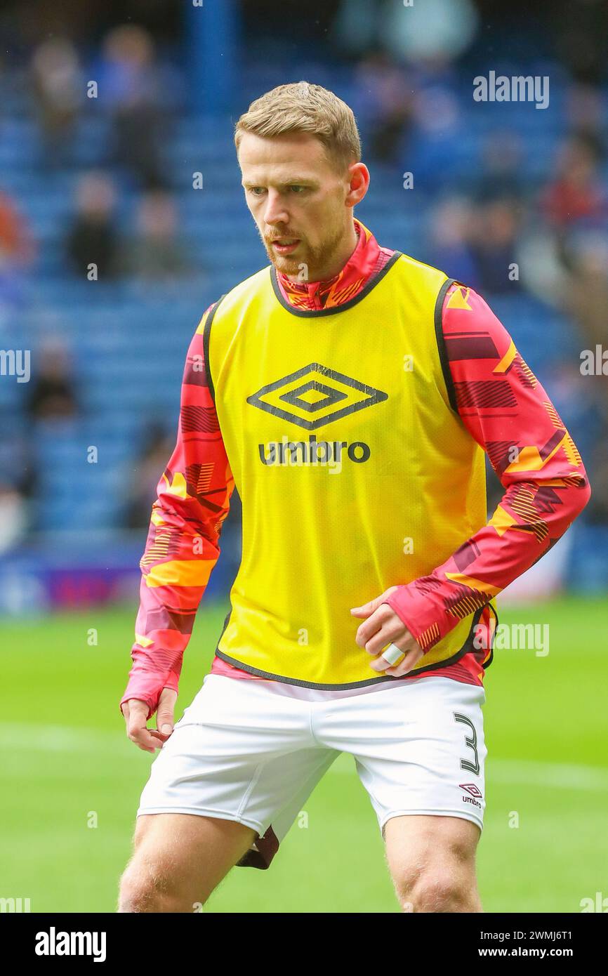 STEPHEN KINGSLEY, joueur de football professionnel, joue pour l'équipe Heart of Midlothian en première Division écossaise. Banque D'Images