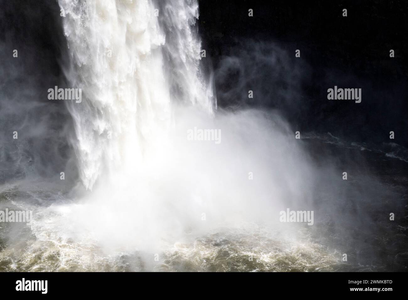 Vue rapprochée de l'eau jaillissante des chutes de Palouse dans le parc national de Palouse Falls ; Washington, États-Unis d'Amérique Banque D'Images