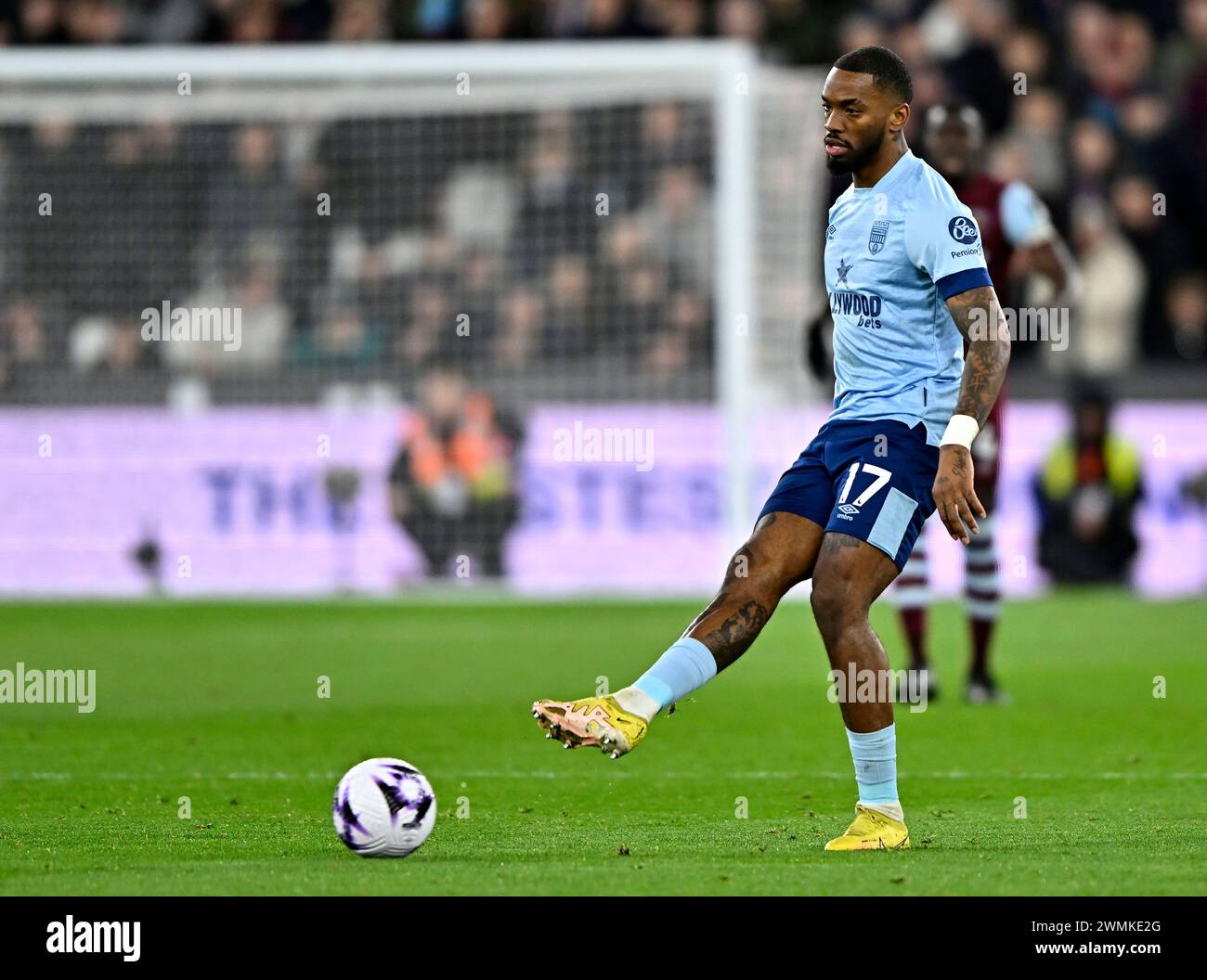 Londres, Royaume-Uni. 26 février 2024. Ivan Toney (Brentford) lors du match de West Ham vs Brentford premier League au London Stadium Stratford. Cette image est RÉSERVÉE à UN USAGE ÉDITORIAL. Licence exigée du Football DataCo pour toute autre utilisation. Crédit : MARTIN DALTON/Alamy Live News Banque D'Images